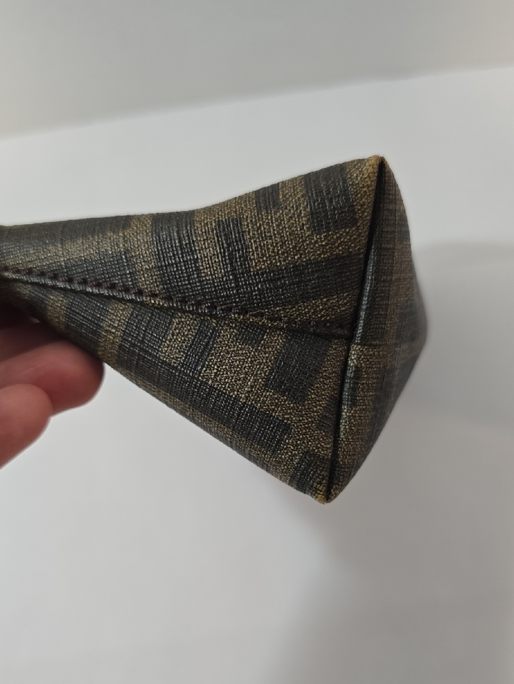 Fendi Brown Monogram Canvas Floral Zip Pouch - Picture 2 of 12